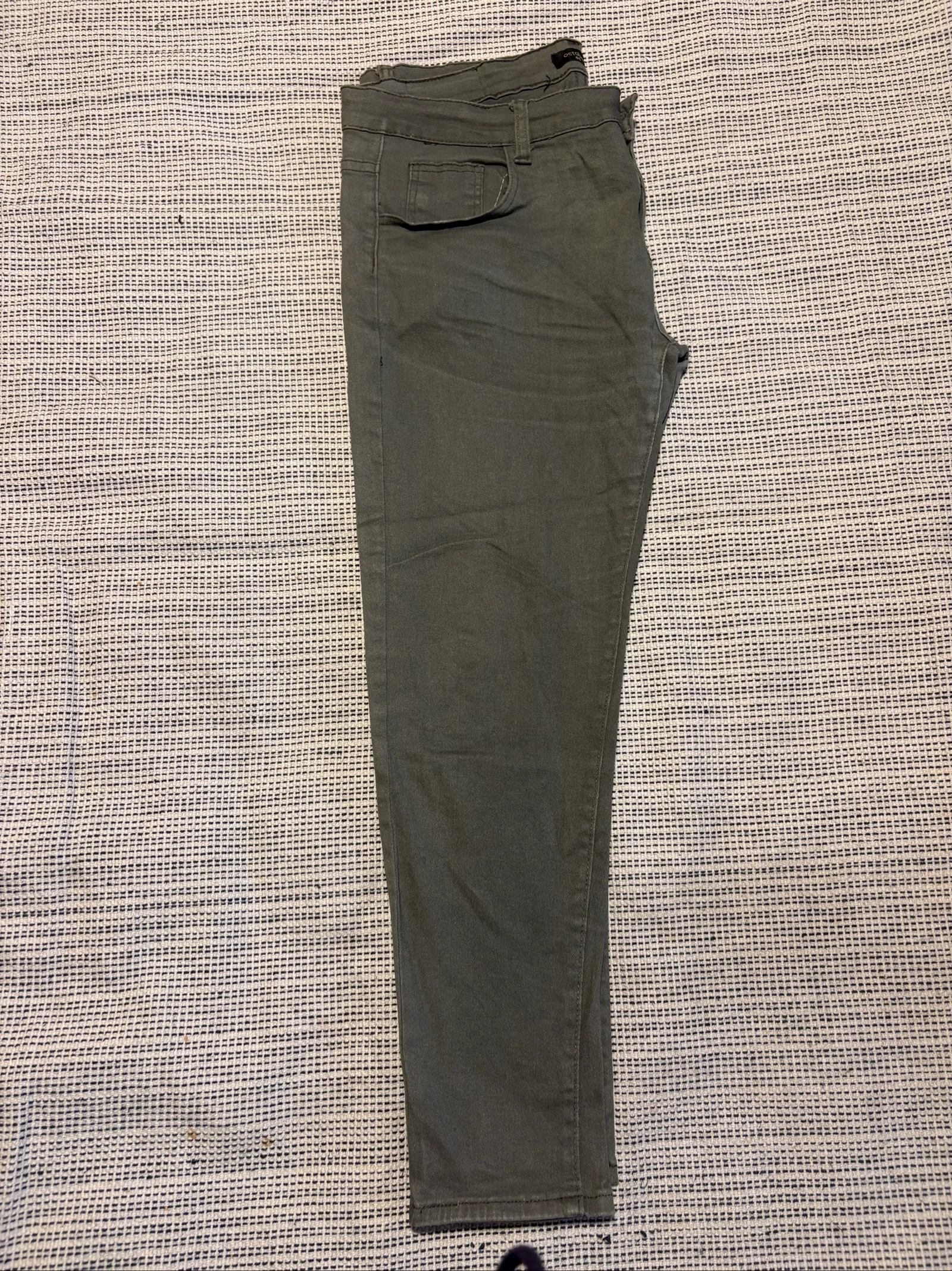 Pantalón verde caqui October talla 46 / Pantalon khaki taille XXL